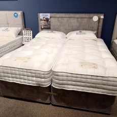 Clearance Hypnos Legacy IV 6'0 (Zip & Link) Divan Set with Isobella Headboard Clearance Hypnos Legacy IV 6'0 (Zip & Link) Divan Set with Isobella Headboard