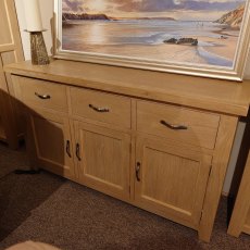 Clearance Milford Oak 3 Door Sideboard